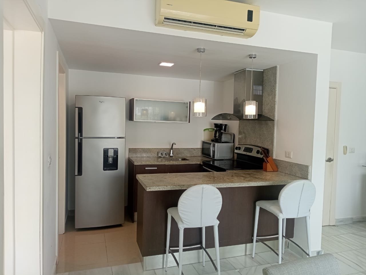Apartamento con Vista a la Piscina – Residencial Las Olas